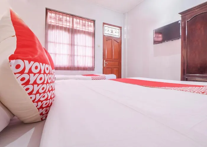 Oyo 2411 Taman Mekar 2 2*