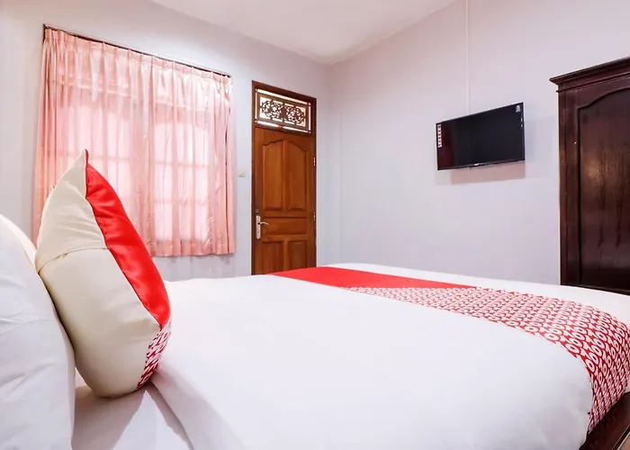 Oyo 2411 Taman Mekar 2 2*